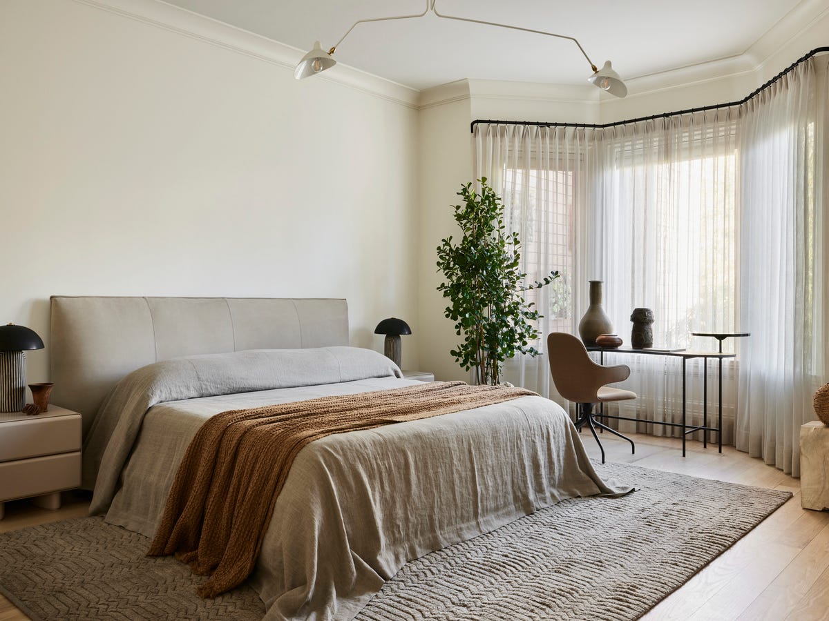 Bedroom biophilic transformation โ before